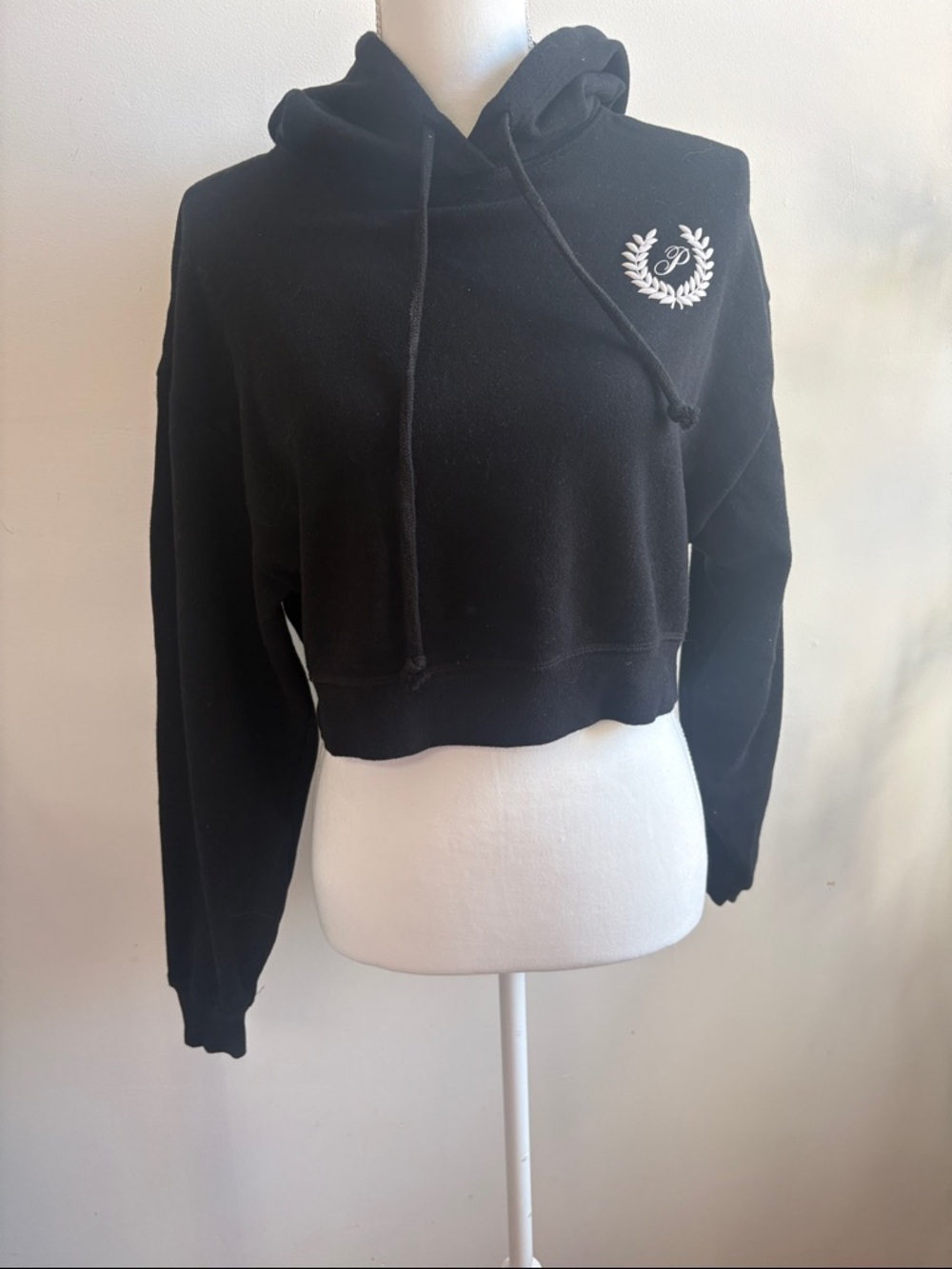 PINK Victoria's Secret Black Cropped Hoodie with Laurel Crest